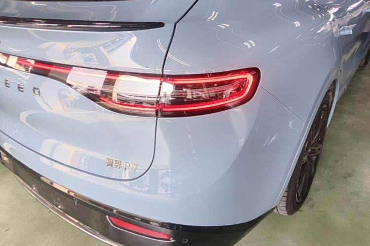 Used Hima Luxeed R7 2024 All-Electric 667 km Max Right Rear Taillight