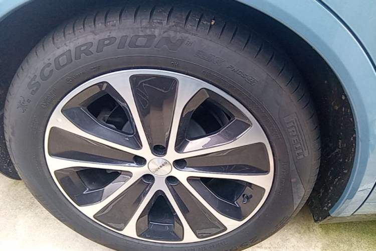 Used Hima Luxeed R7 2024 All-Electric 802 km Max Right Rear Wheel Hub