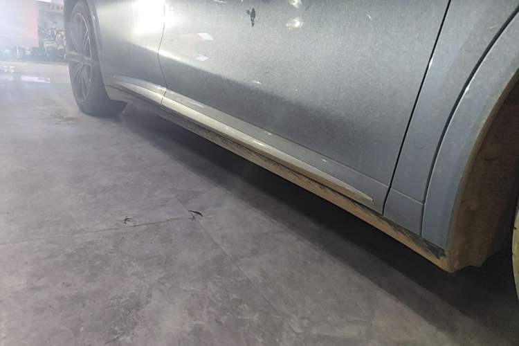 Used Hima Luxeed R7 2024 All-Electric 802 km Max Right Side Sill