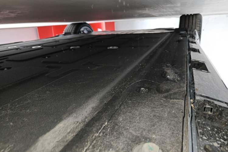 Used Hima Luxeed R7 2024 All-Electric 667 km Max Right Side Sill