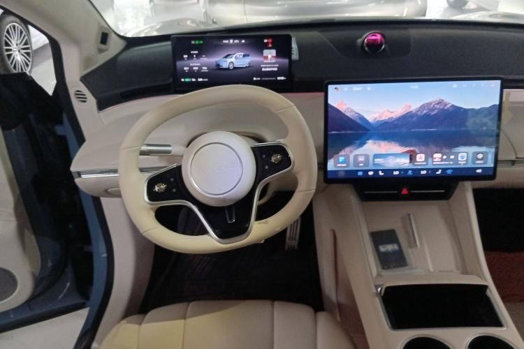 Used Hima Luxeed R7 2024 All-Electric 736 km Ultra Steering Wheel