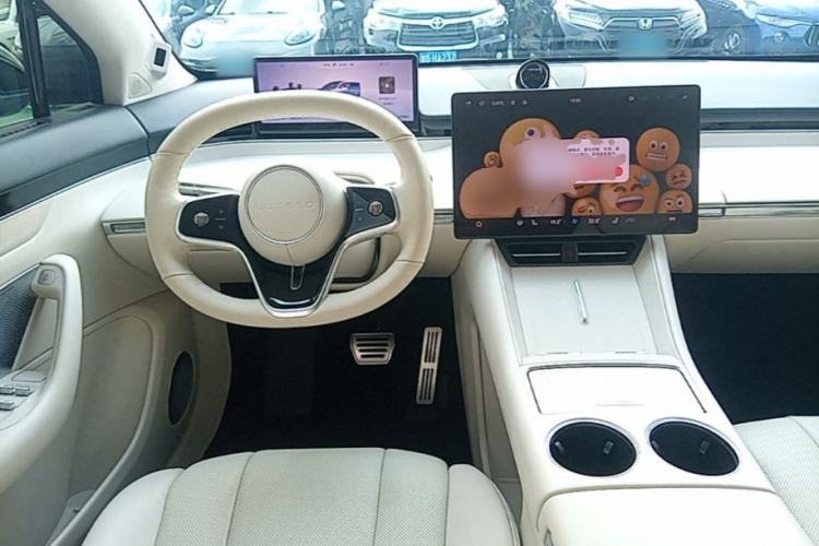 Used Hima Luxeed R7 2024 All-Electric 802 km Max Steering Wheel