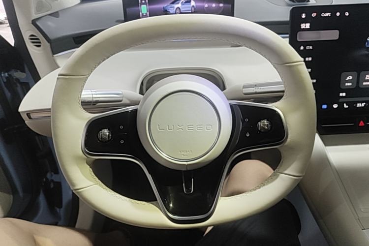 Used Hima Luxeed R7 2024 All-Electric 736 km Ultra Steering Wheel