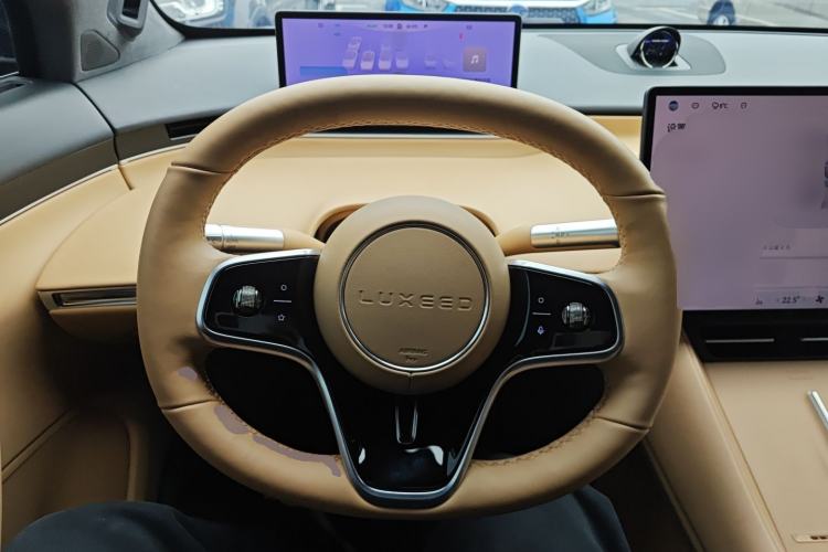 Used Hima Luxeed R7 2024 All-Electric 736 km Ultra Steering Wheel