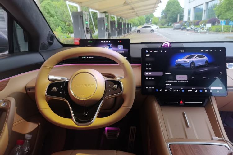 Used Hima Luxeed R7 2024 All-Electric 736 km Ultra Steering Wheel
