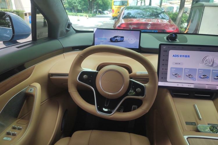 Used Hima Luxeed R7 2024 Pure Electric 667km Pro Steering Wheel