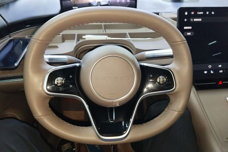 Used Hima Luxeed R7 2024 All-Electric 736 km Ultra Steering Wheel