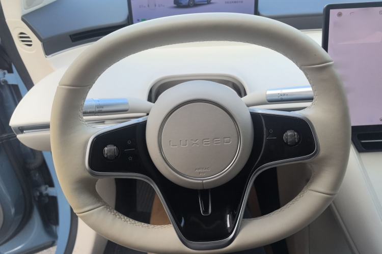 Used Hima Luxeed R7 2024 All-Electric 736 km Ultra Steering Wheel