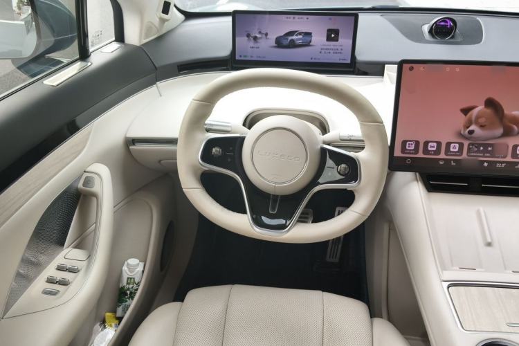 Used Hima Luxeed R7 2024 All-Electric 736 km Ultra Steering Wheel