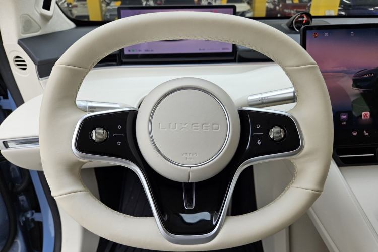 Used Hima Luxeed R7 2024 Pure Electric 667km Pro Steering Wheel