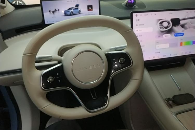 Used Hima Luxeed R7 2024 All-Electric 736 km Ultra Steering Wheel