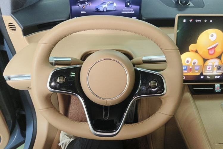 Used Hima Luxeed R7 2024 All-Electric 667 km Max Steering Wheel