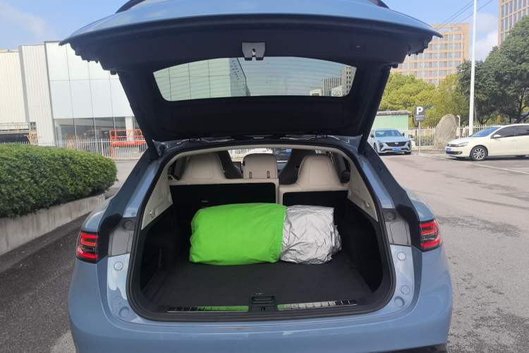 Used Hima Luxeed R7 2024 All-Electric 736 km Ultra Trunk