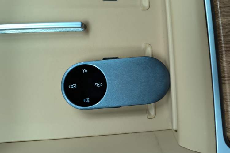 Used Hima Luxeed R7 2024 Pure Electric 667km Pro Vehicle Key