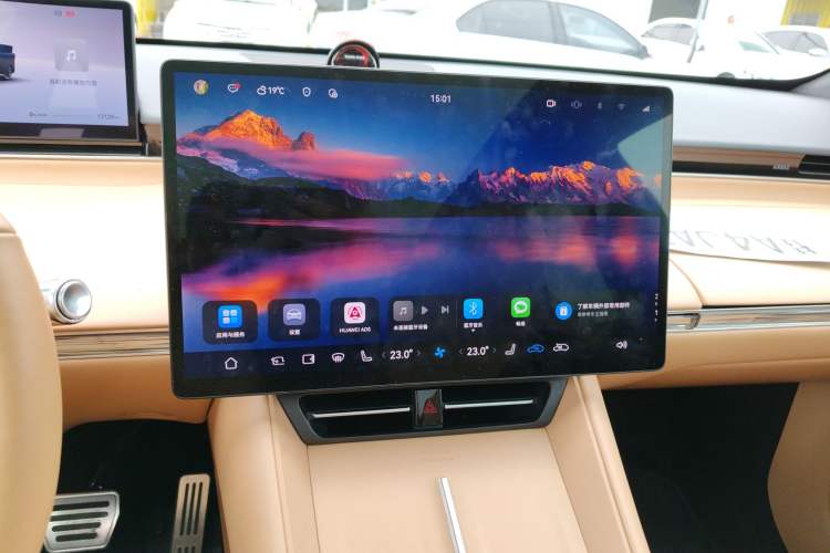 Used Hima Luxeed R7 2024 All-Electric 667 km Max Audio And AC Panel