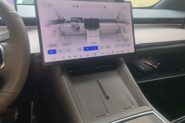 Used Hima Luxeed R7 2024 All-Electric 736 km Ultra Audio And AC Panel