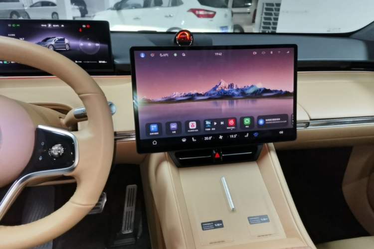 Used Hima Luxeed R7 2024 All-Electric 802 km Max Audio And AC Panel