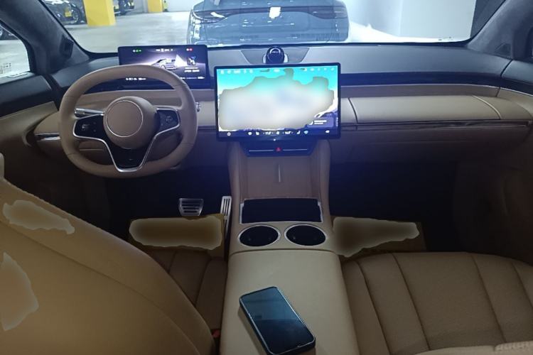 Used Hima Luxeed R7 2024 All-Electric 802 km Max Center Console