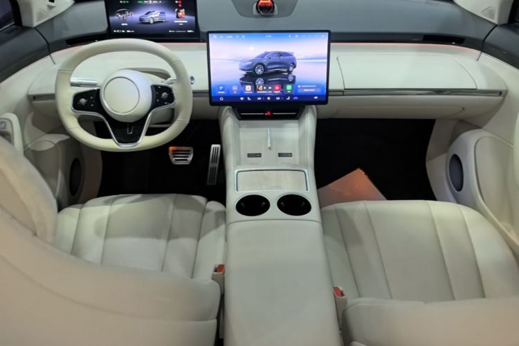 Used Hima Luxeed R7 2024 All-Electric 802 km Max Center Console