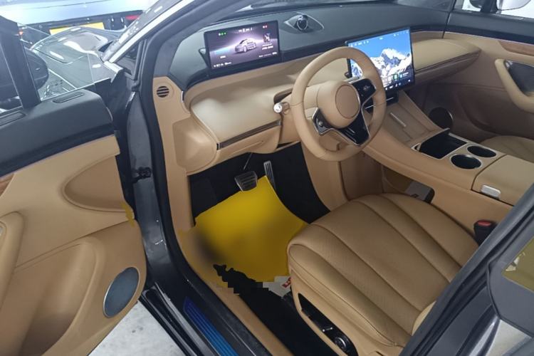 Used Hima Luxeed R7 2024 All-Electric 802 km Max Driver Seat