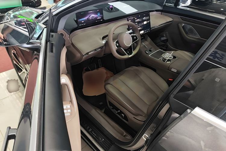 Used Hima Luxeed R7 2024 All-Electric 736 km Ultra Driver Seat