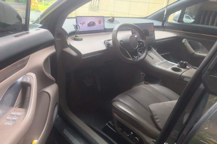 Used Hima Luxeed R7 2024 All-Electric 736 km Ultra Driver Seat