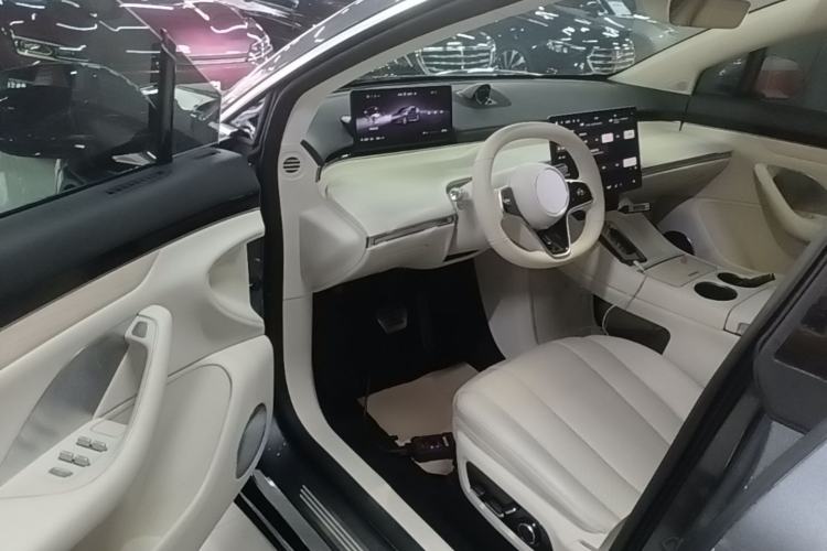Used Hima Luxeed R7 2024 All-Electric 667 km Max Driver Seat