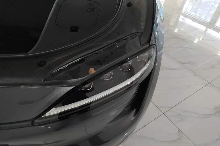 Used Hima Luxeed R7 2024 All-Electric 736 km Ultra Engine Bay Left