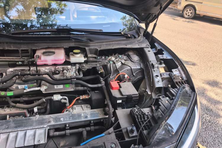 Used Hima Luxeed R7 2024 All-Electric 736 km Ultra Engine Bay Left