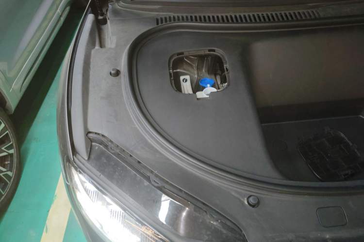 Used Hima Luxeed R7 2024 All-Electric 667 km Max Engine Bay Right