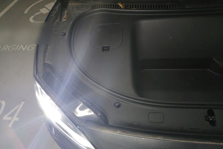 Used Hima Luxeed R7 2024 All-Electric 802 km Max Engine Bay Right