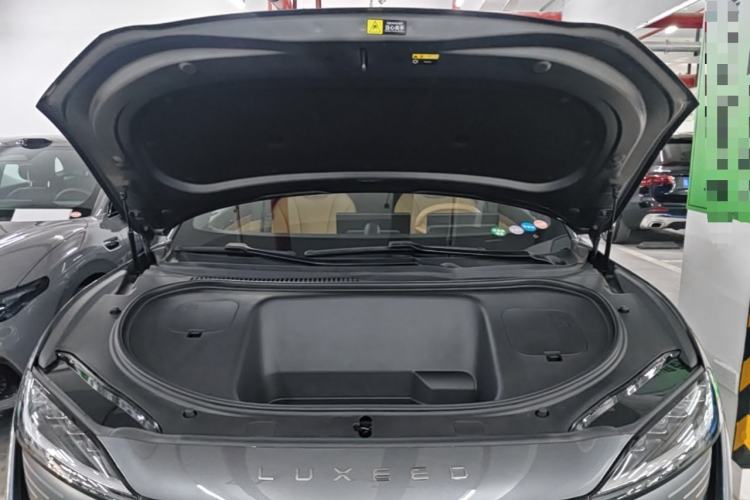 Used Hima Luxeed R7 2024 All-Electric 802 km Max Engine Bay