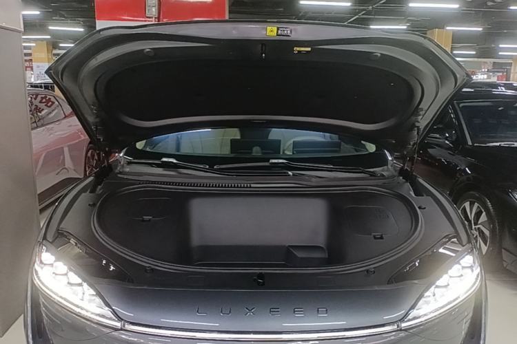 Used Hima Luxeed R7 2024 All-Electric 667 km Max Engine Bay