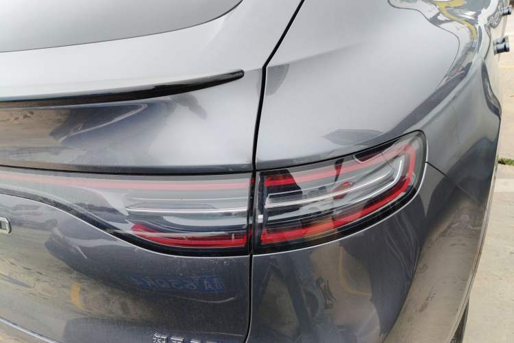 Used Hima Luxeed R7 2024 All-Electric 667 km Max Exterior 1