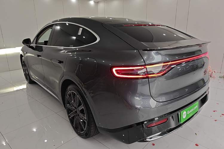 Used Hima Luxeed R7 2024 All-Electric 802 km Max Exterior 2