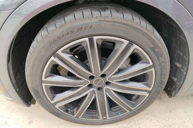 Used Hima Luxeed R7 2024 All-Electric 667 km Max Exterior 2