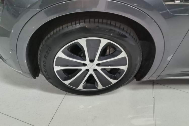 Used Hima Luxeed R7 2024 All-Electric 802 km Max Exterior 2