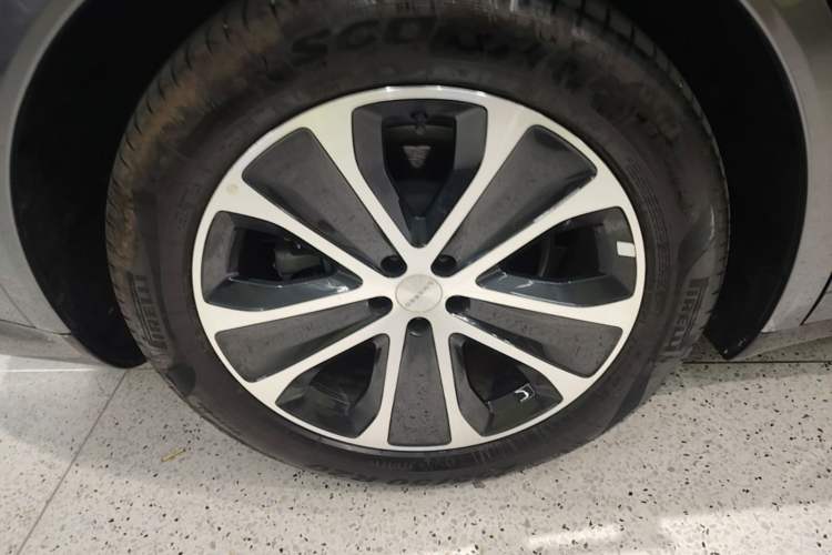 Used Hima Luxeed R7 2024 All-Electric 802 km Max Exterior 3