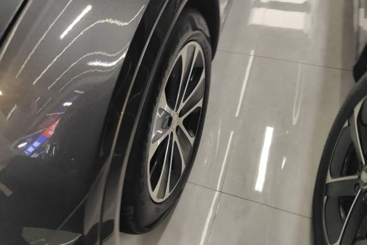 Used Hima Luxeed R7 2024 All-Electric 802 km Max Exterior 4