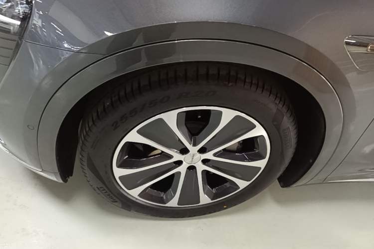 Used Hima Luxeed R7 2024 All-Electric 802 km Max Exterior 4