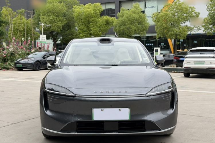 Used Hima Luxeed R7 2024 All-Electric 802 km Max Exterior 4