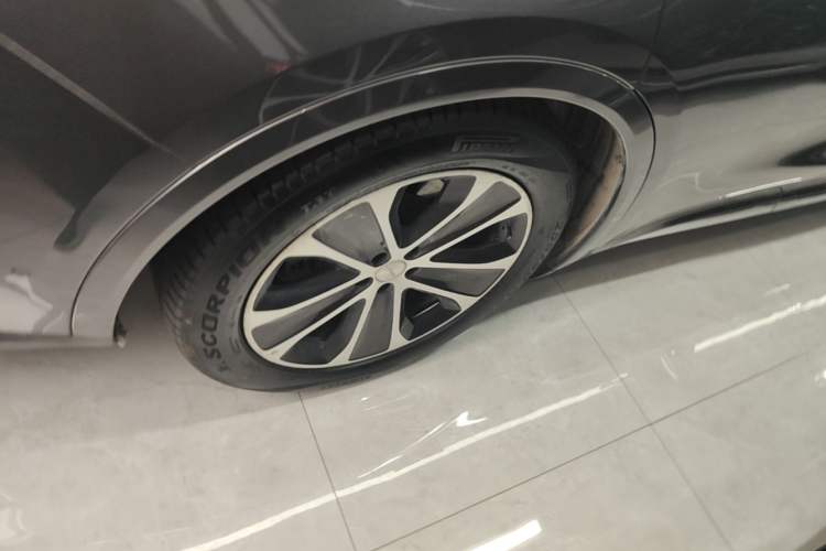 Used Hima Luxeed R7 2024 All-Electric 802 km Max Exterior 5