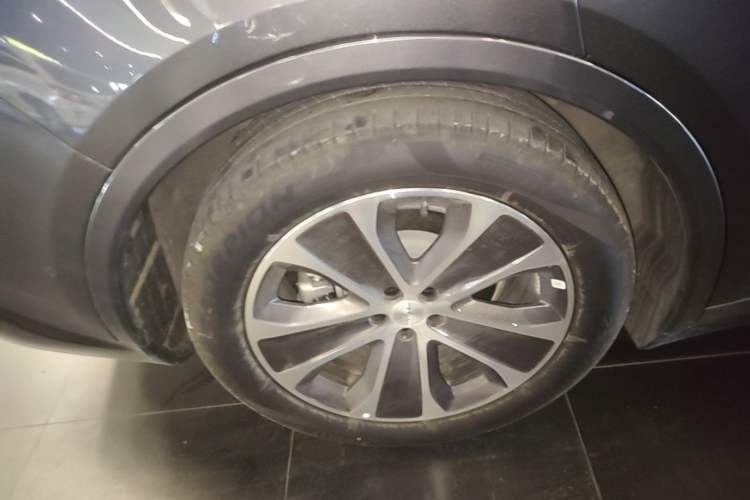 Used Hima Luxeed R7 2024 All-Electric 802 km Max Exterior 5