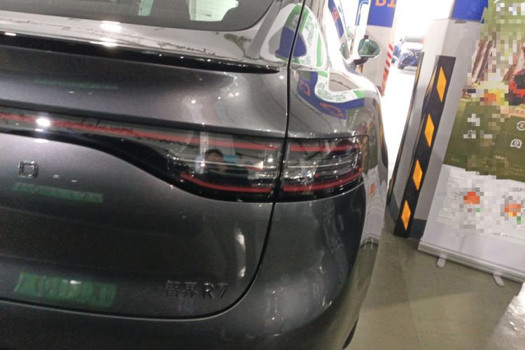 Used Hima Luxeed R7 2024 All-Electric 802 km Max Exterior 6