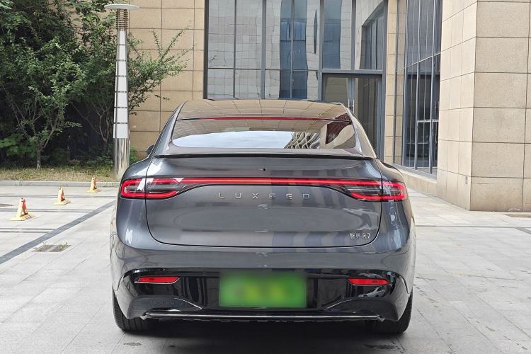 Used Hima Luxeed R7 2024 All-Electric 802 km Max Exterior 6