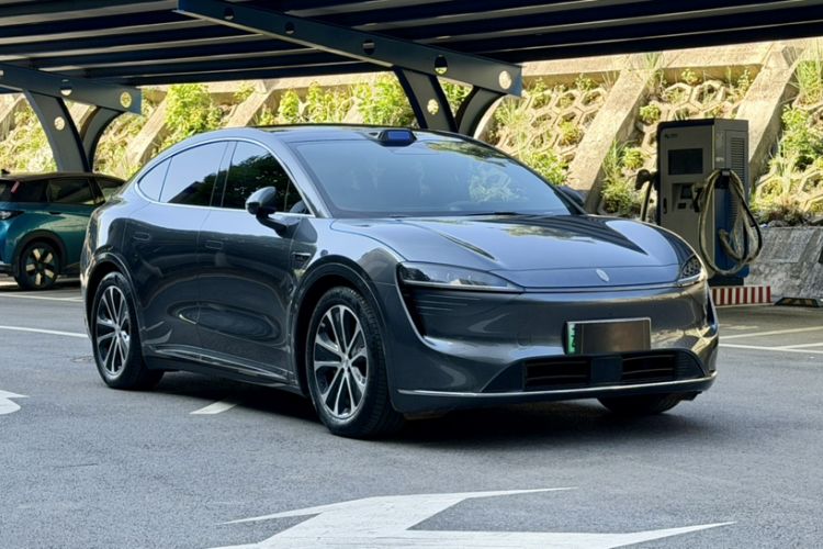 Used Hima Luxeed R7 2024 All-Electric 802 km Max Exterior 8