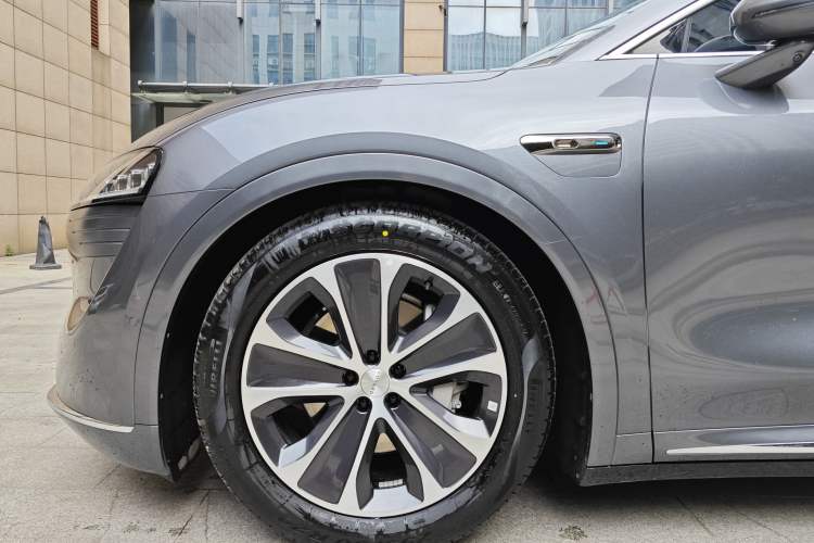 Used Hima Luxeed R7 2024 All-Electric 802 km Max Exterior 8