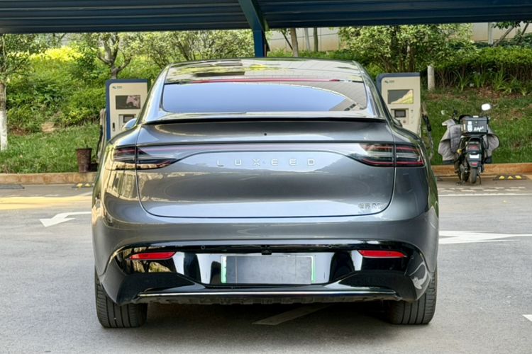 Used Hima Luxeed R7 2024 All-Electric 802 km Max Exterior 9