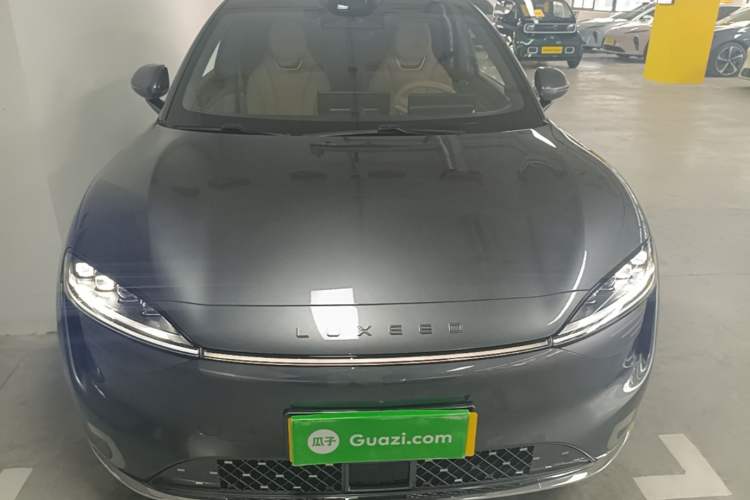 Used Hima Luxeed R7 2024 All-Electric 802 km Max Front