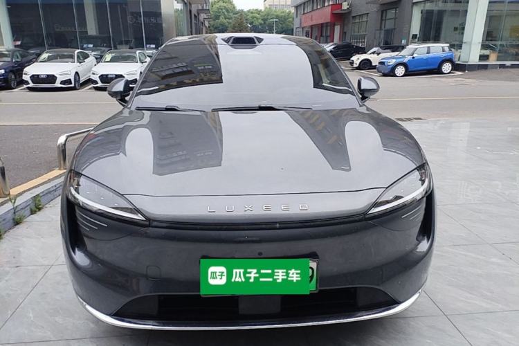 Used Hima Luxeed R7 2024 All-Electric 802 km Max Front